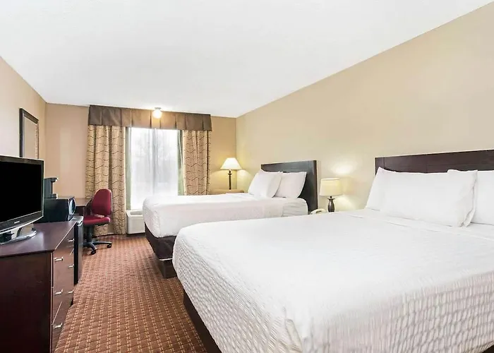 Hotel Americinn By Wyndham Event Center Area 3*