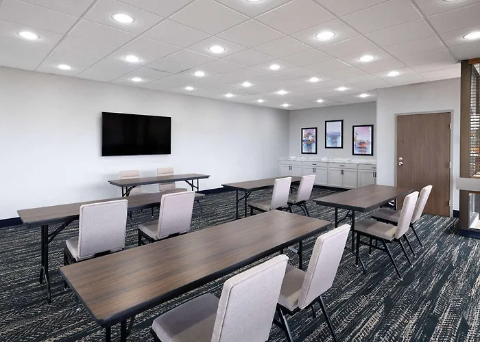 Hotel Americinn By Wyndham Event Center Area 3*