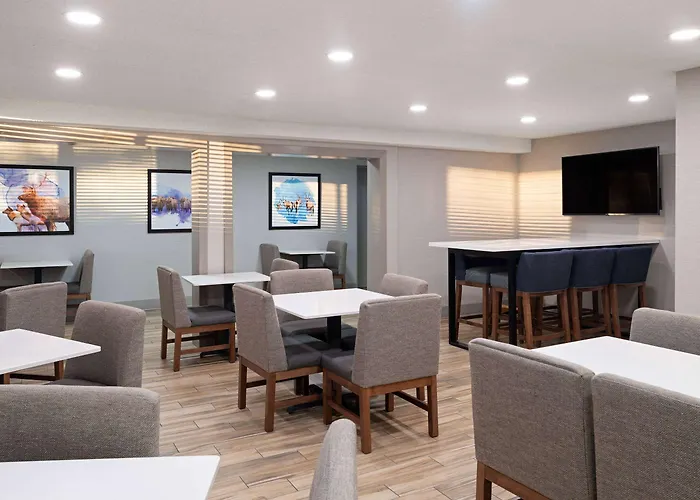 Hotel Americinn By Wyndham Event Center Area