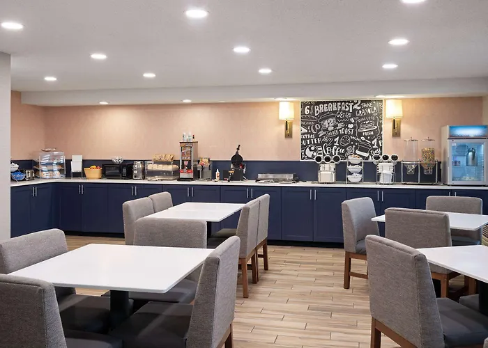 Hotel Americinn By Wyndham Event Center Area 3*